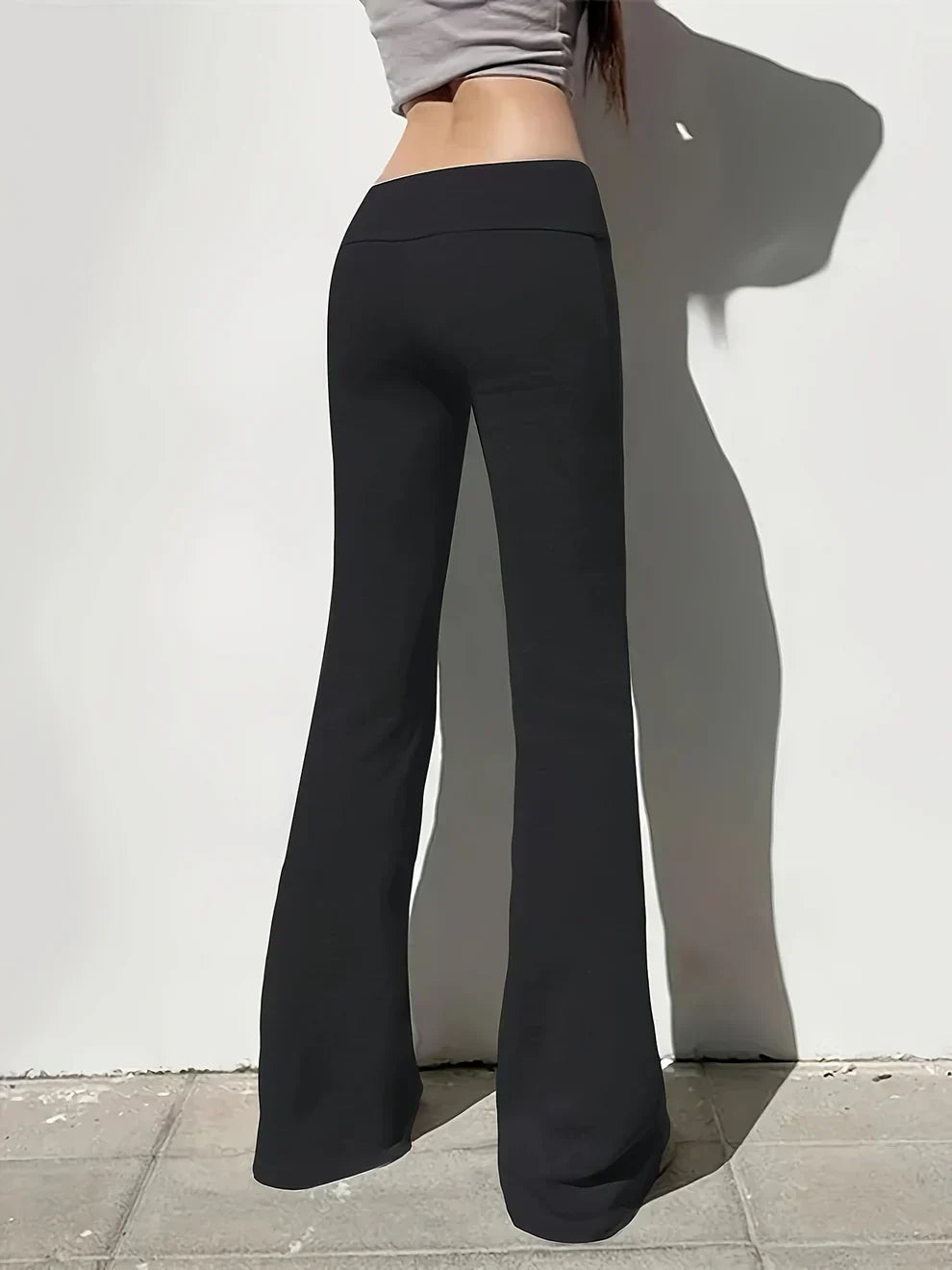 BERTHE – PANTALON ÉVASÉ TAILLE BASSE
