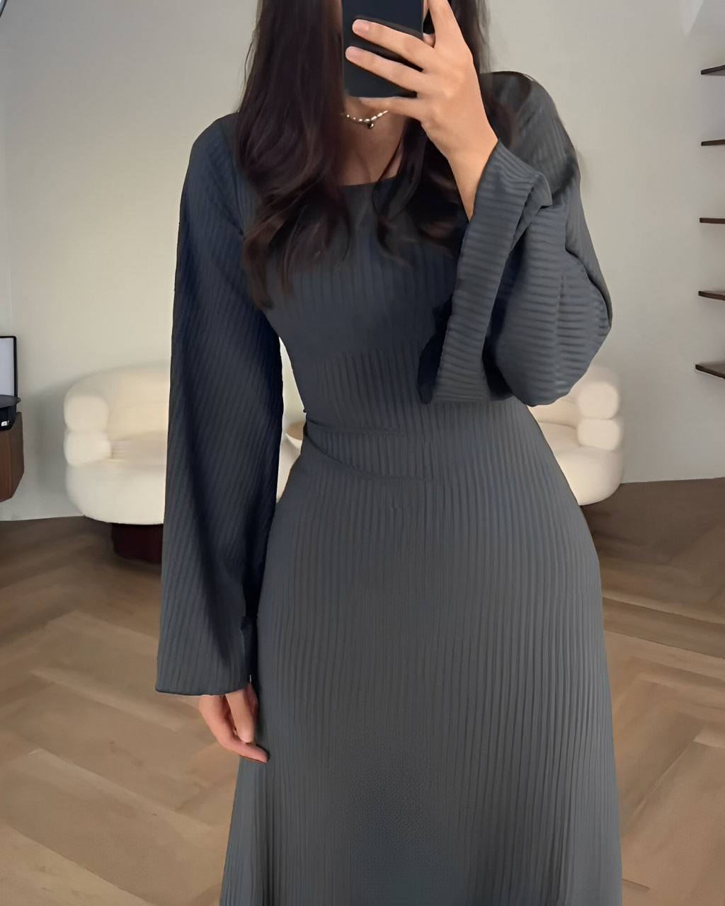 ZÉPHYRINE – ROBE MODERNE EN TRICOT À MANCHES LONGUES