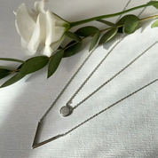 MARGAUX – COLLIER À PENDENTIFS EN FORME DE V