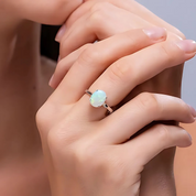 IVONNA – BAGUE MINIMALISTE À PIERRE OVALE EN OPALE
