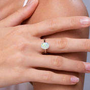 IVONNA – BAGUE MINIMALISTE À PIERRE OVALE EN OPALE