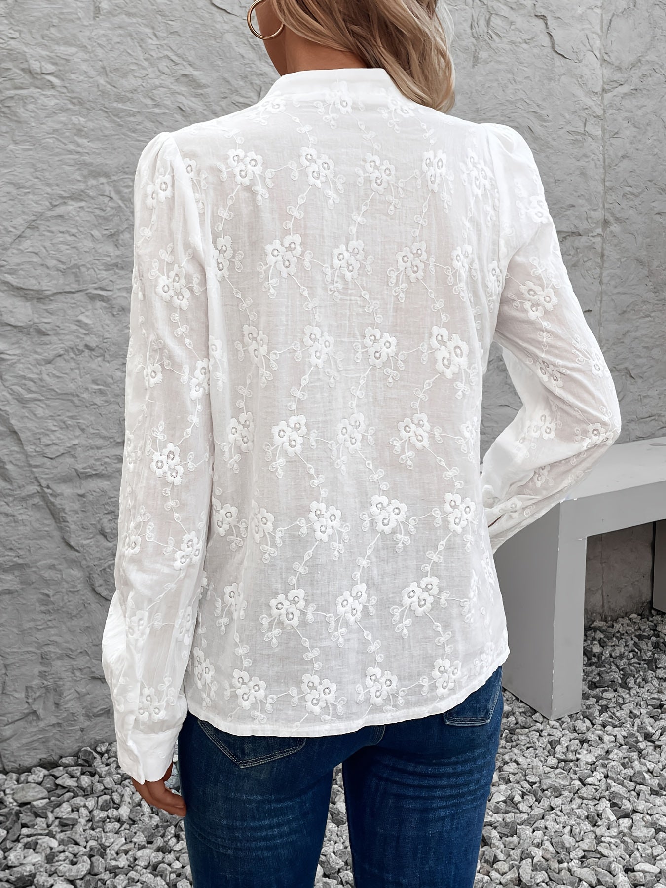 ÉLIANE – BLOUSE MODERNE BRODÉE À MANCHES LONGUES