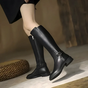 LÉONIE – BOTTES EN CUIR CLASSIQUES AVEC BOUCLES