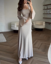 ZÉPHYRINE – ROBE MODERNE EN TRICOT À MANCHES LONGUES