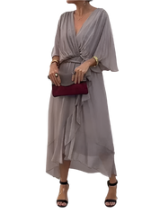 Robe en mousseline de soie à col en V