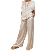 Elégant ensemble deux pièces en satin