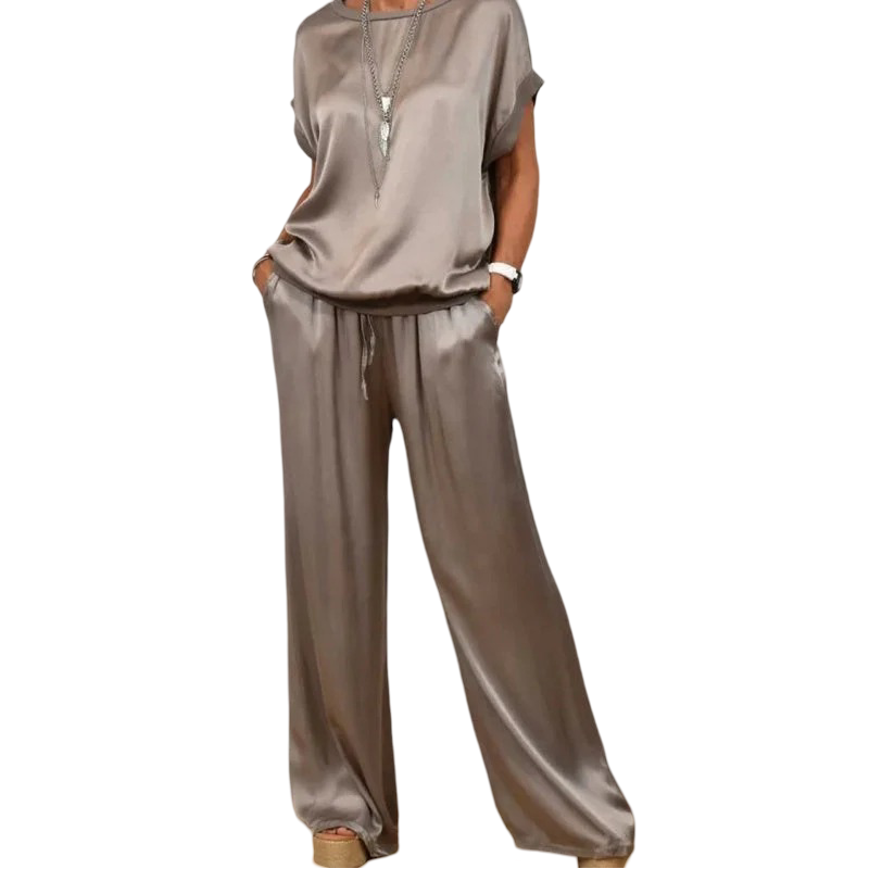Elégant ensemble deux pièces en satin